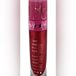 POINSETTIA VELOUR LIQUID LIPSTICK 
Pink Star-Embellished Lipstick